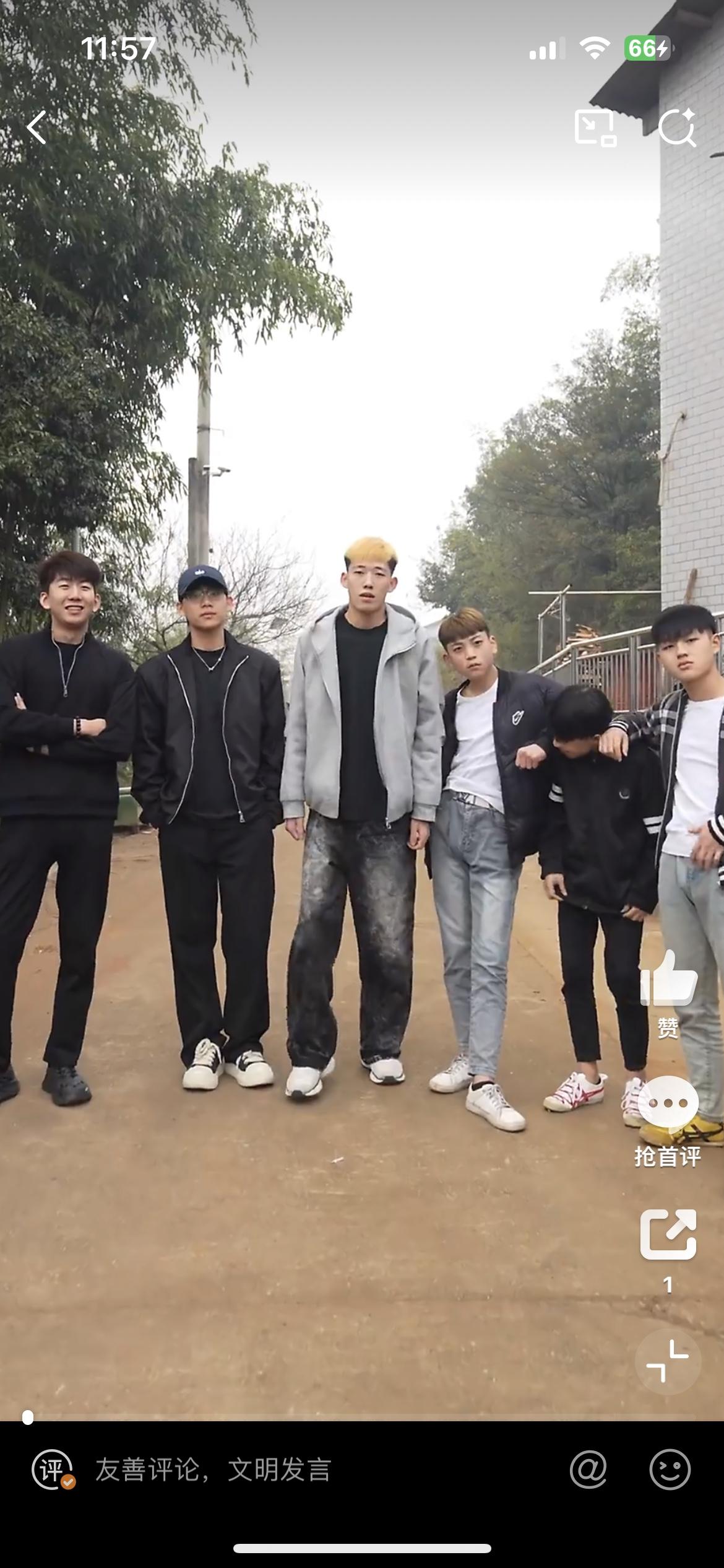 湖南株洲6个精神小伙买猪请乡亲吃杀猪饭，结果猪肉被哄抢，还被乡亲索要2000块场