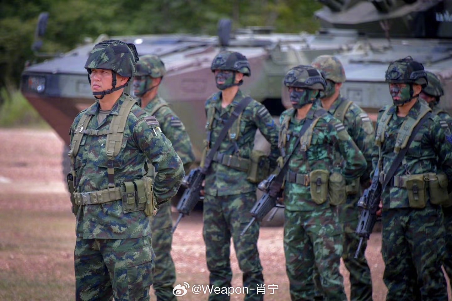 兵器影像泰国陆军司令视察装甲骑兵作战训练，强调实战化训练，打造战备状态以应对不