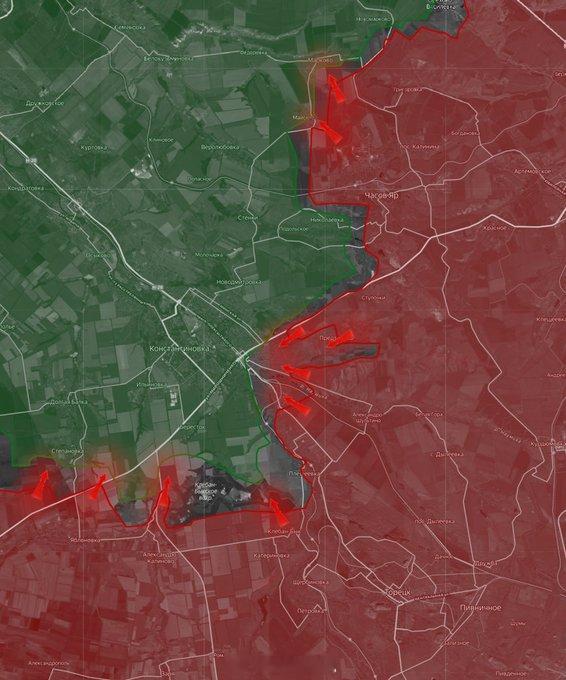 在康斯坦丁诺夫卡方向，俄军正在伊万诺波尔以北发动进攻。康斯坦丁诺夫卡的铁路仓库正