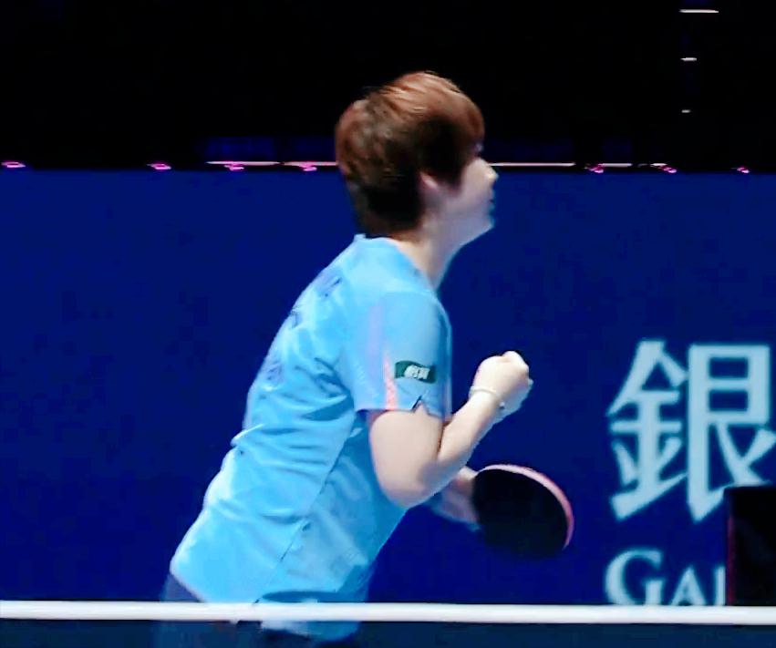 笑死我了！孙颖莎心爱的大毛巾！到了澳门世界杯，居然变成了两个白毛巾。一个