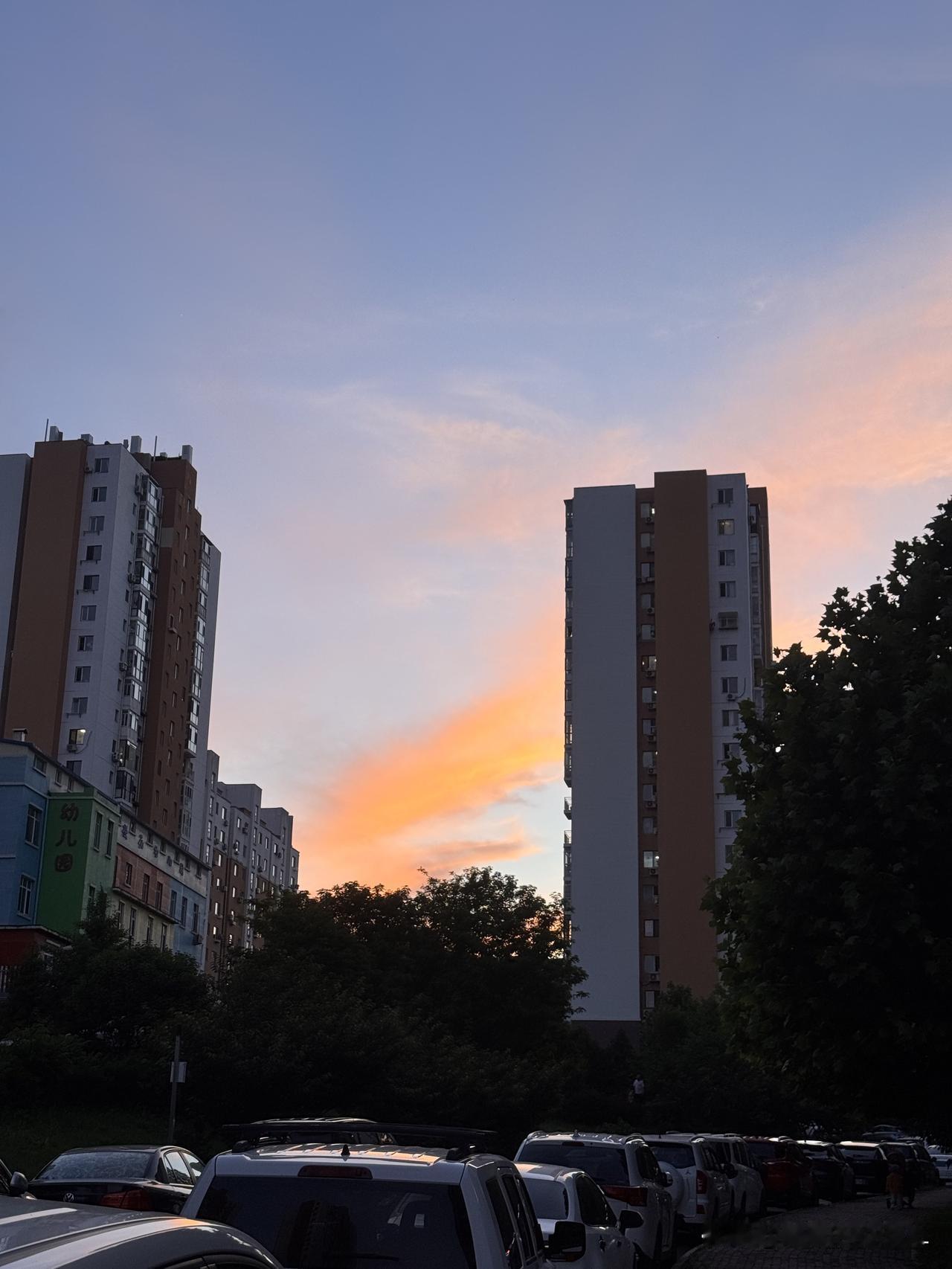 因为，这届东北人把全国变成了“分舵”！网上有个段子说：“出了山海关，全是赵