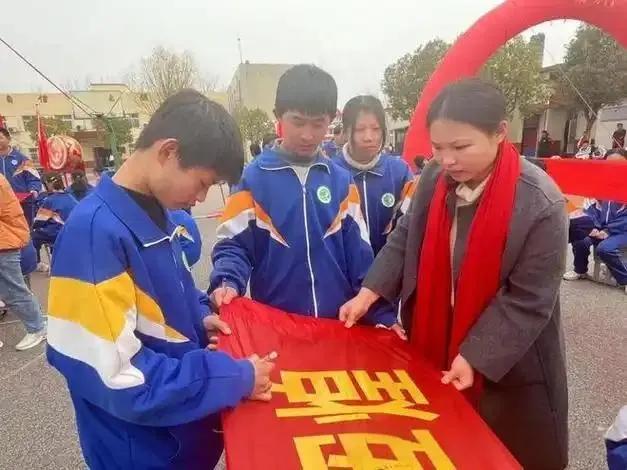 距南阳中考出分已经过去40个时辰了，为啥中考总分和一分一段表还查不到呢？就看