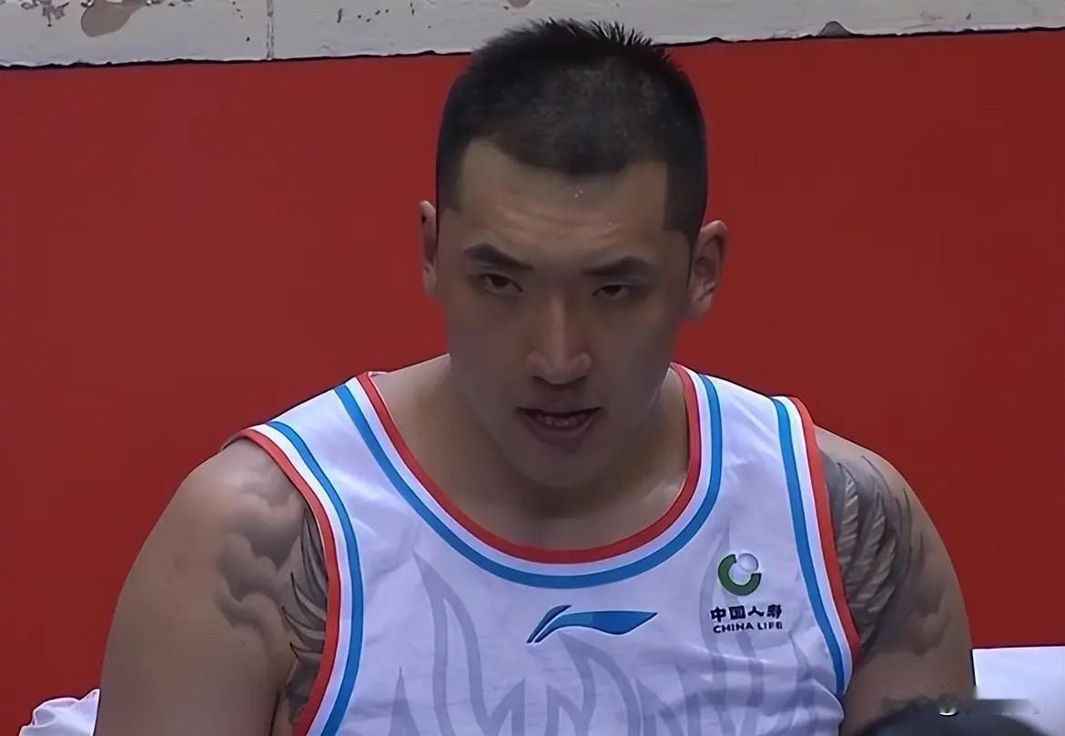 山东男篮陶汉林央视采访续：2019年时候，有北方强队给汉林递来了合同，合同远超