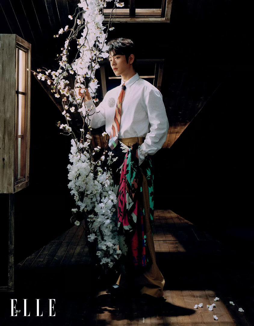 网传肖战或将主演重庆号肖战的新剧《十日终焉》还没开机呢，肖战得下部剧就要来了，正