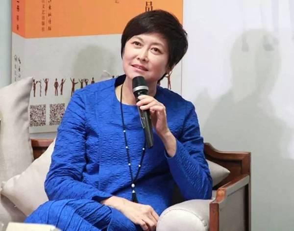 发现了吗？敬一丹告别仪式上，熟悉的央视面孔来了不少，可偏偏有两个名字始终没有出现