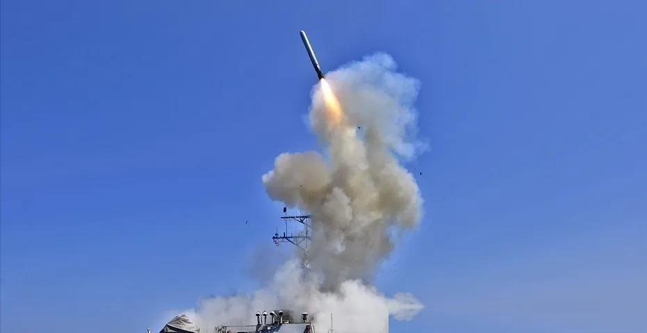 中国能击落B-2吗？美国B-2隐身轰炸机，能悄无声息地打完伊朗，再飞回美国本土。