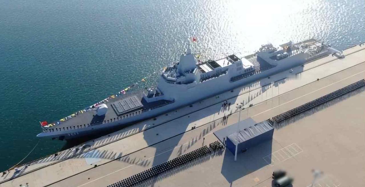 美军扣船，中国造舰，航线不能被抢最近这件事让人心里不太舒服，2026年1月7