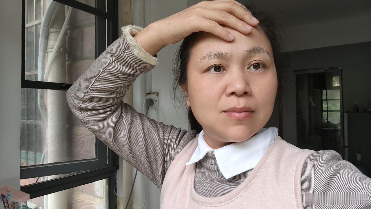 我今年40岁，38岁做了子宫和卵巢双切除，又做了同步放化疗。很多人说我切