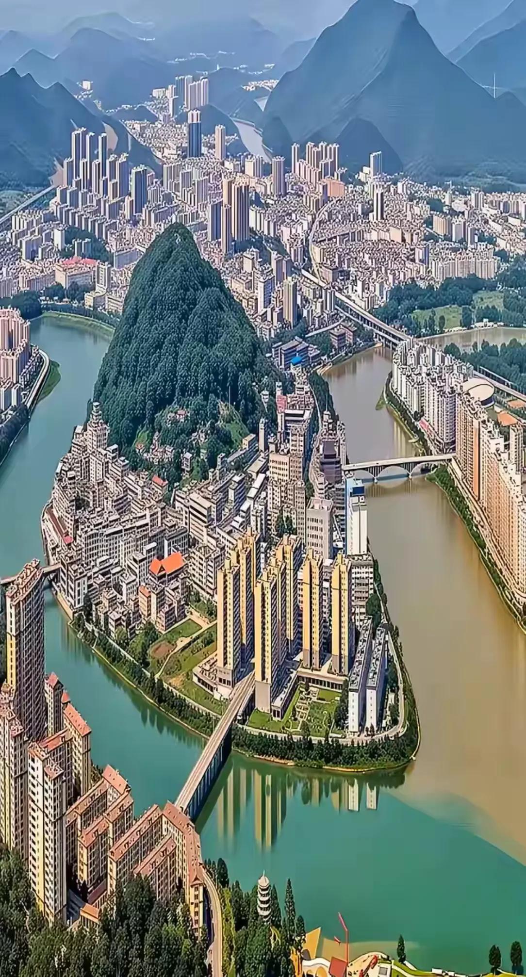 这里是重庆彭水县城的主城区！好漂亮的彭水。