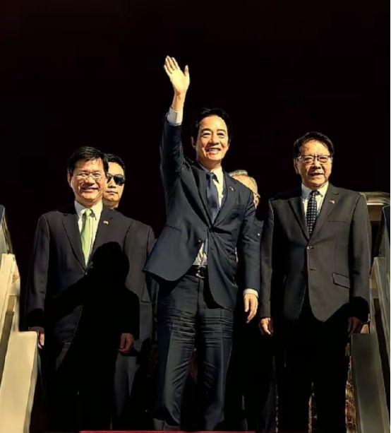 台湾岛内彻底慌了？这两天最忙的不是商场，而是银行、移民机构和护照办理窗口！有人抛