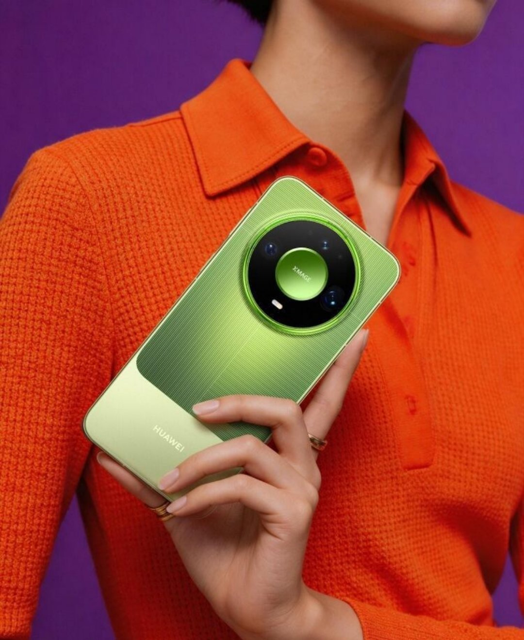 华为Mate90系列官方海报曝光，华为Mate90系列，踏光向前#华为Mate90正面外观曝光#这​