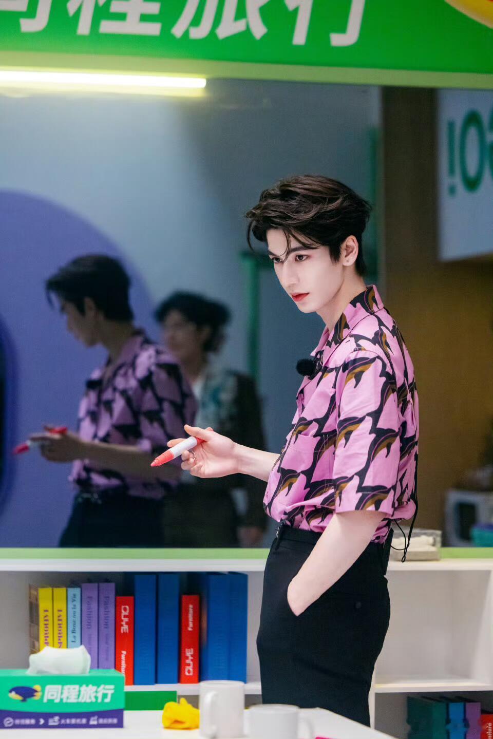 张凌赫张凌赫壁纸之女友视角张凌赫｜​​​