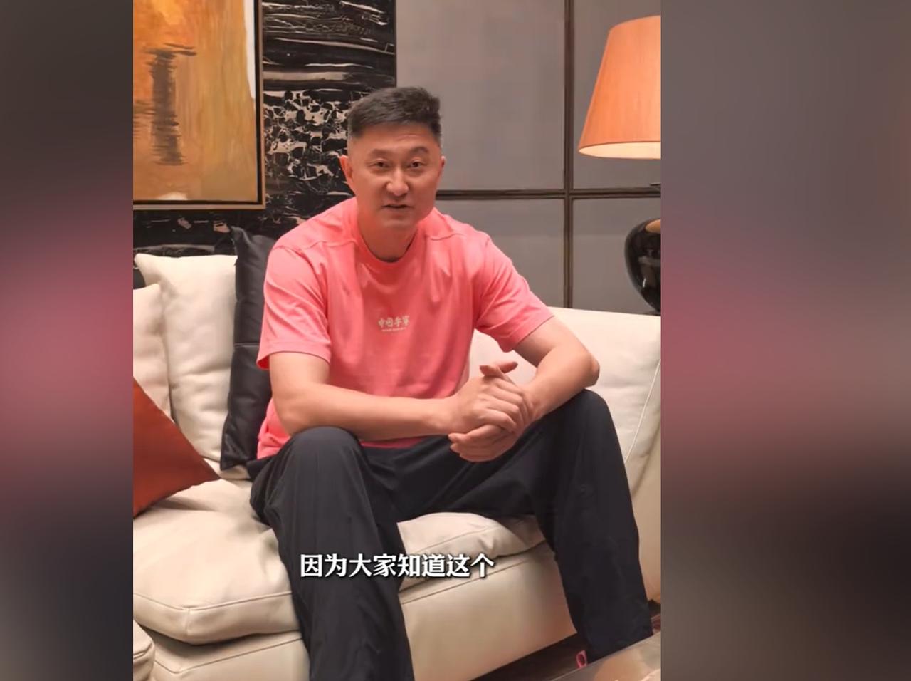 杜锋见财化水！知名篮球媒体人付政浩透露，郭士强不会因为成绩不佳而下课，原因是