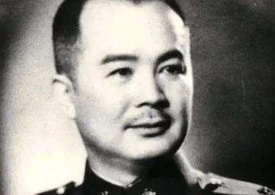 1931年，33岁的少将黄琪翔在上海一个朋友家的聚会上，见到了20岁的郭秀仪。北