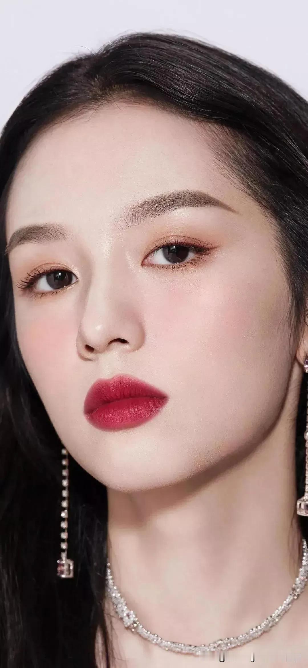 周也美女气质好