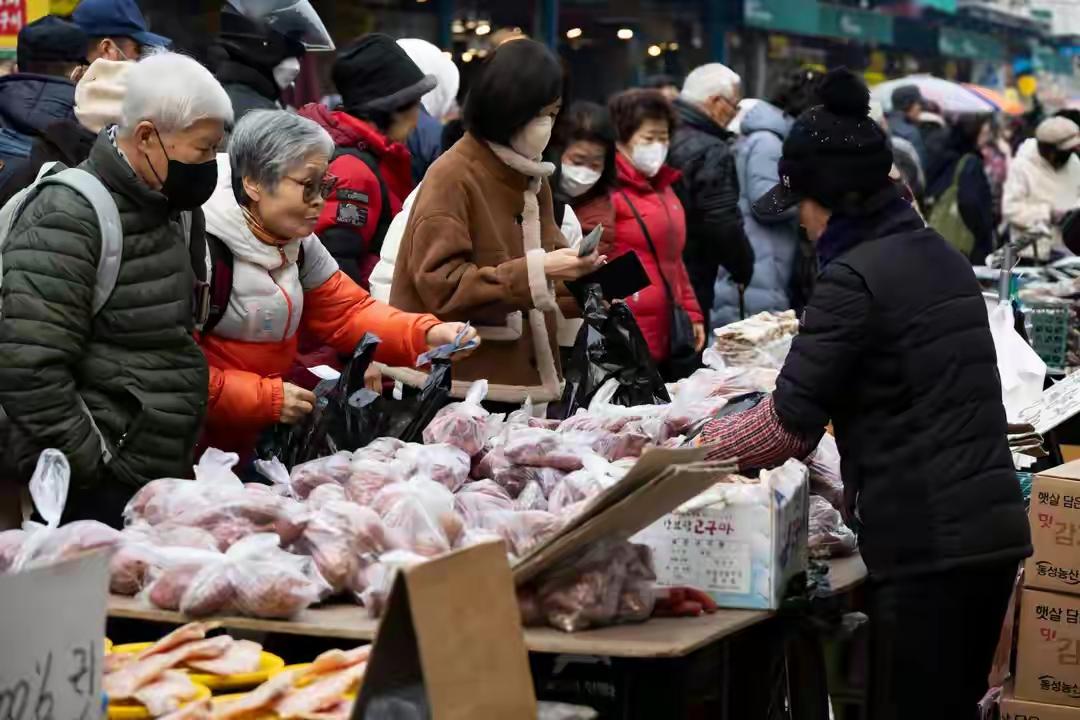 发达国家，哼人均GDP高是发达国家，按照这个标准，东亚的日韩算是发达国家了。