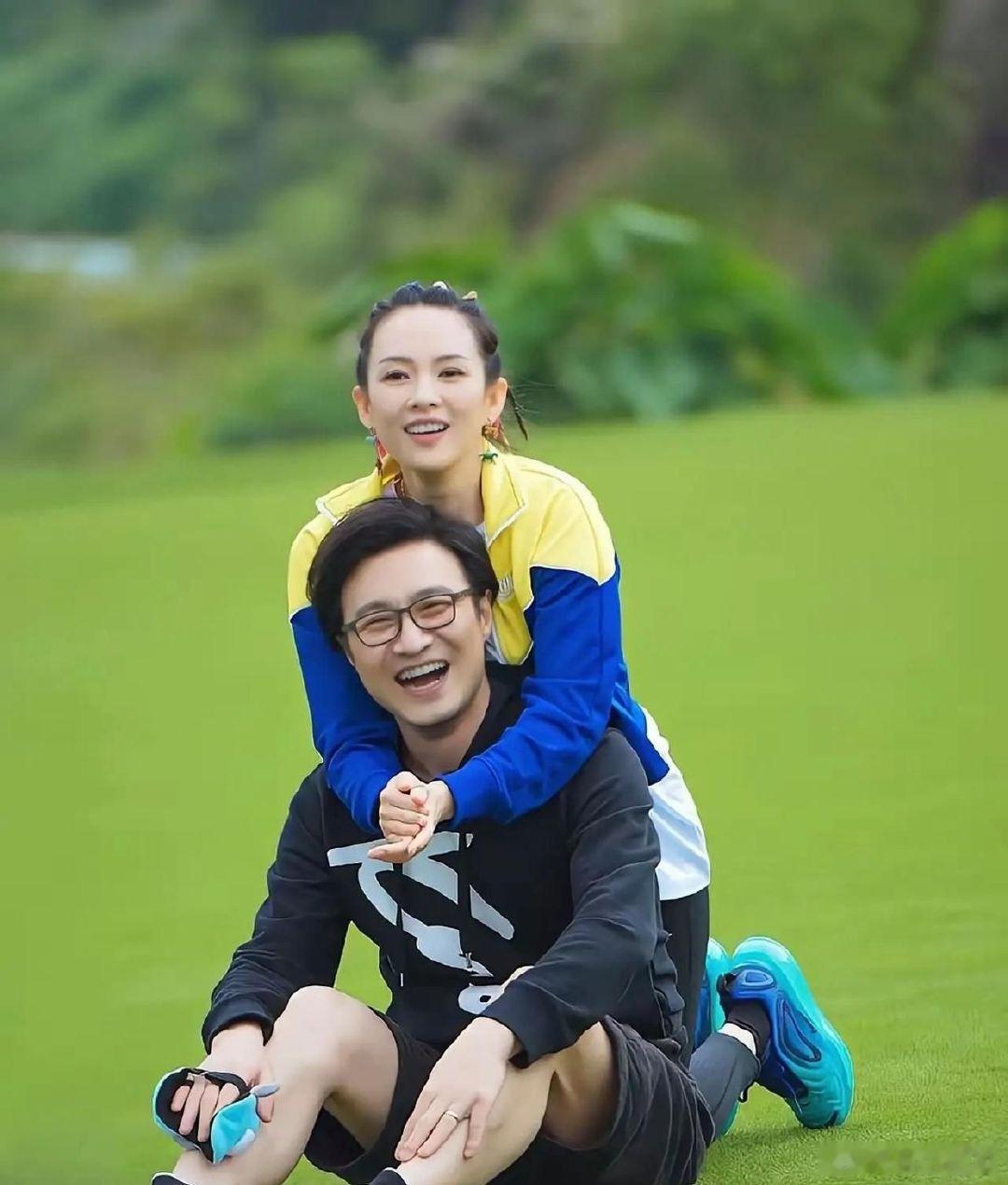 现在懂了章子怡为啥会离开汪峰。以为离婚是感情变淡，感情上出了问题，我看完汪峰播客