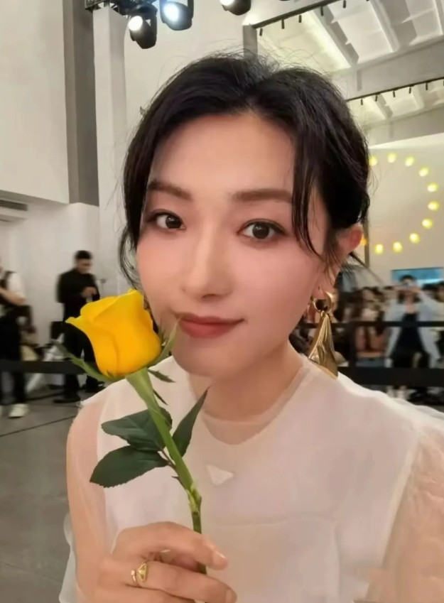 万茜是不会离婚的，原因很简单，倒不是因为她有多爱她老公徐洪涛，也不是因为7岁