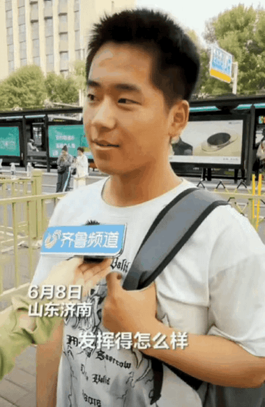 太懂事了！山东济南，男孩走出考场，接受采访回应：考完试已经准备打工了！记者听后很