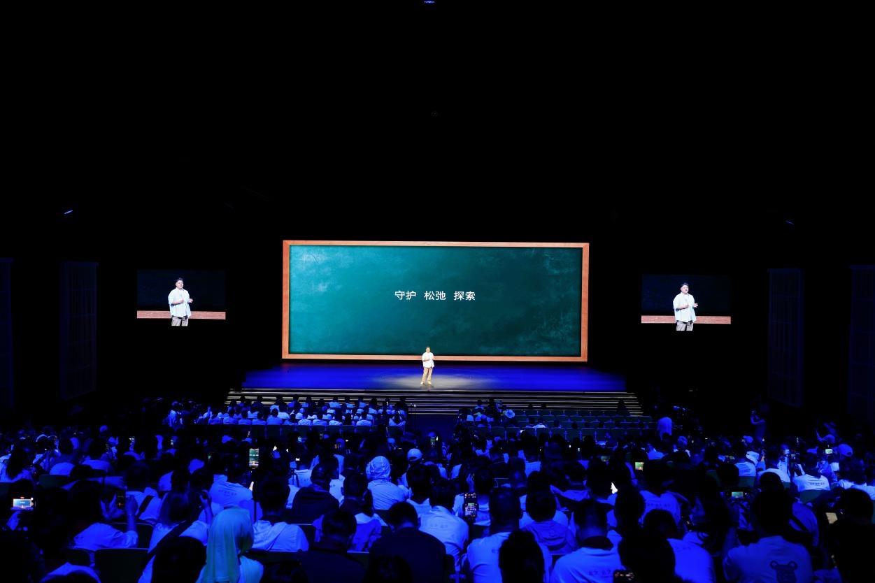 更理想的20万级家用SUV来了，别克至境E7价格披露。“2026樊登年度演