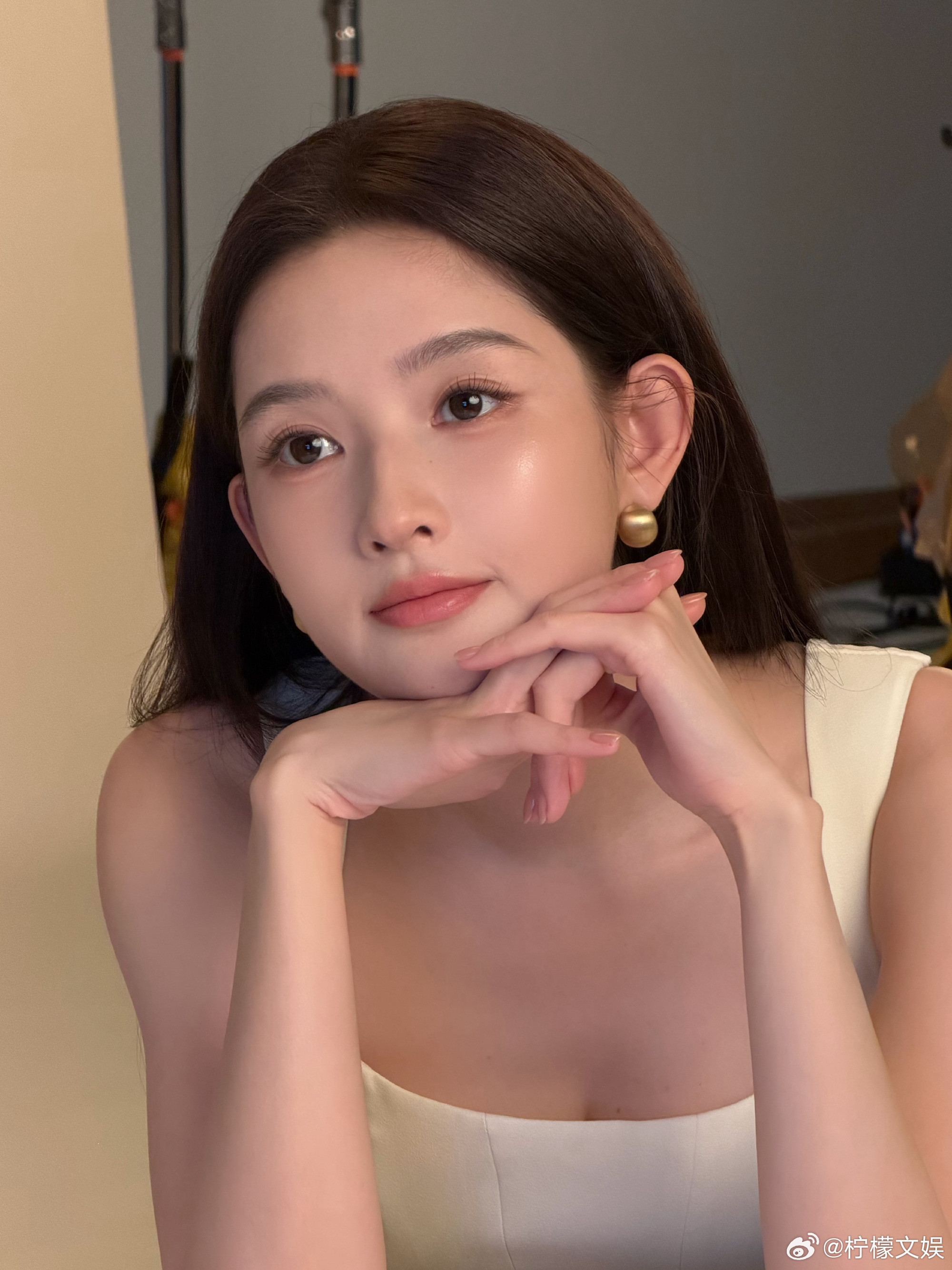 王玉雯怼脸皮肤生图王玉雯怼脸live状态王玉雯怼脸皮肤生图也太美了吧，这个liv