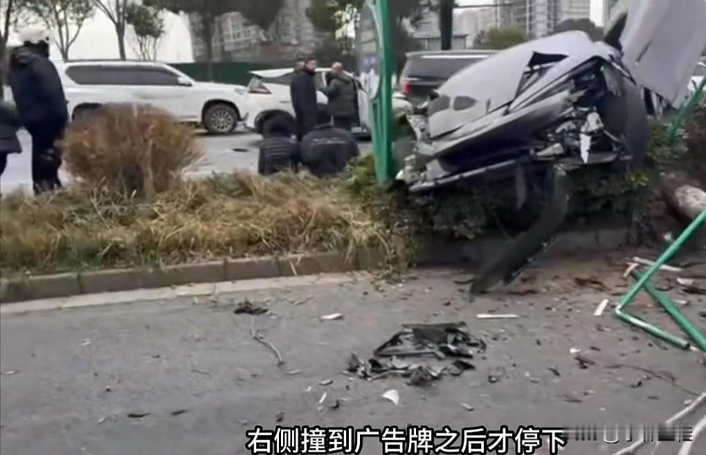 这大概就是贵车的牛逼之处吧？因为它关键时刻是真的能保命，能让车主毫发无损！下