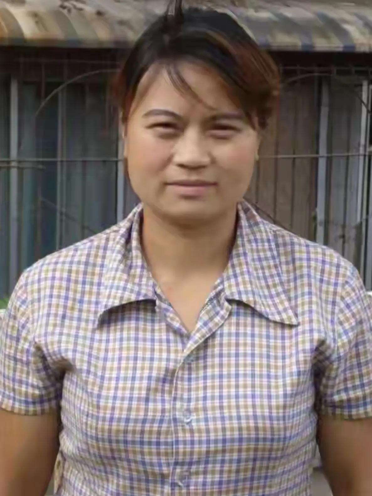 “22岁的育儿嫂李泽英怎么也没想到，一句‘我会养你们’，竟让她用了23年的青春去