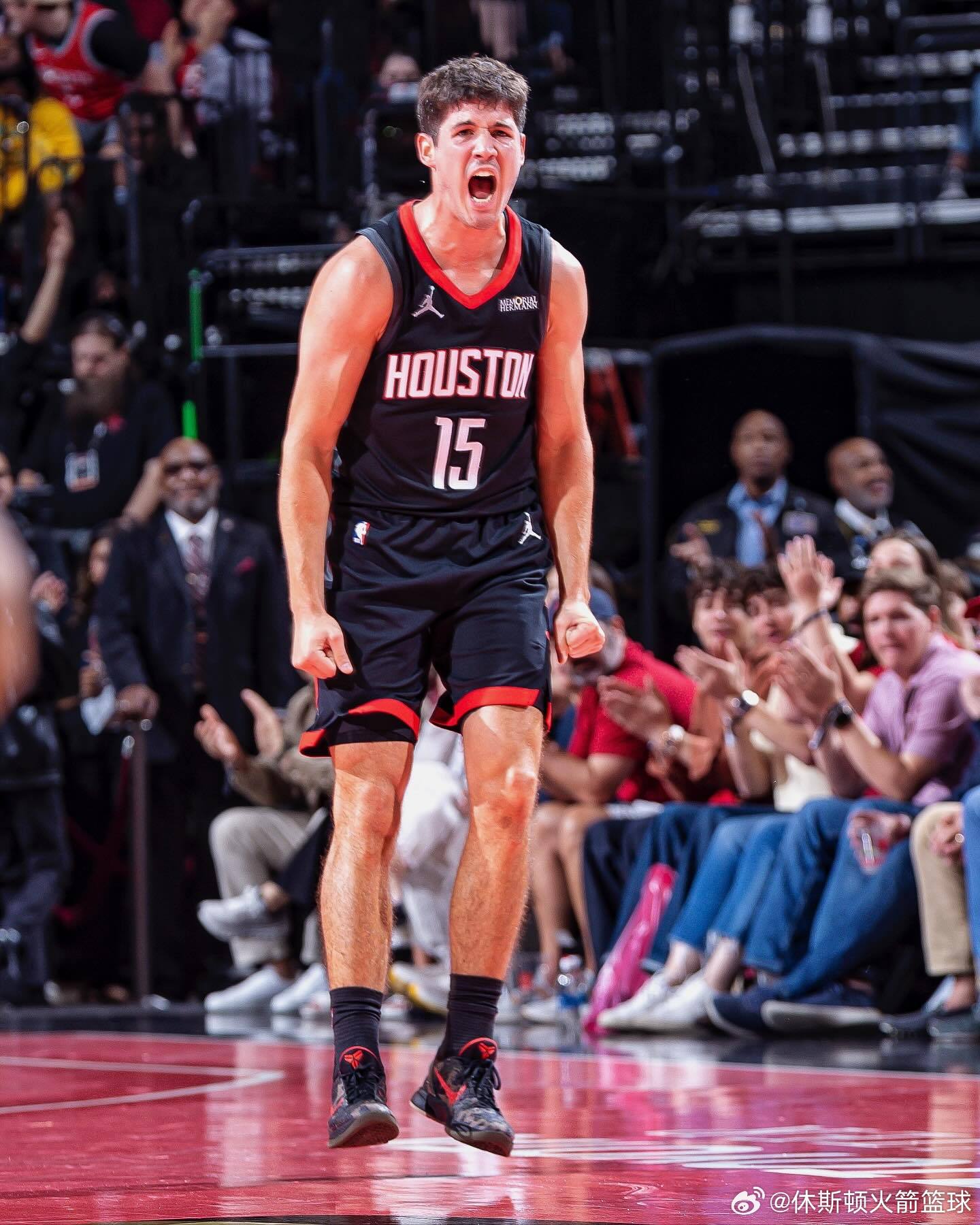 里德·谢泼德本月数据（10场比赛）：▪️场均24.5分钟▪️贡献15.0分（真实