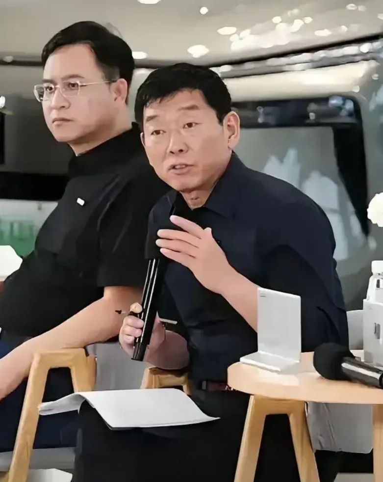 魏总说向小米学习不丢人，给雷总打95分近日魏总再次高调发言，他说小米三年就造