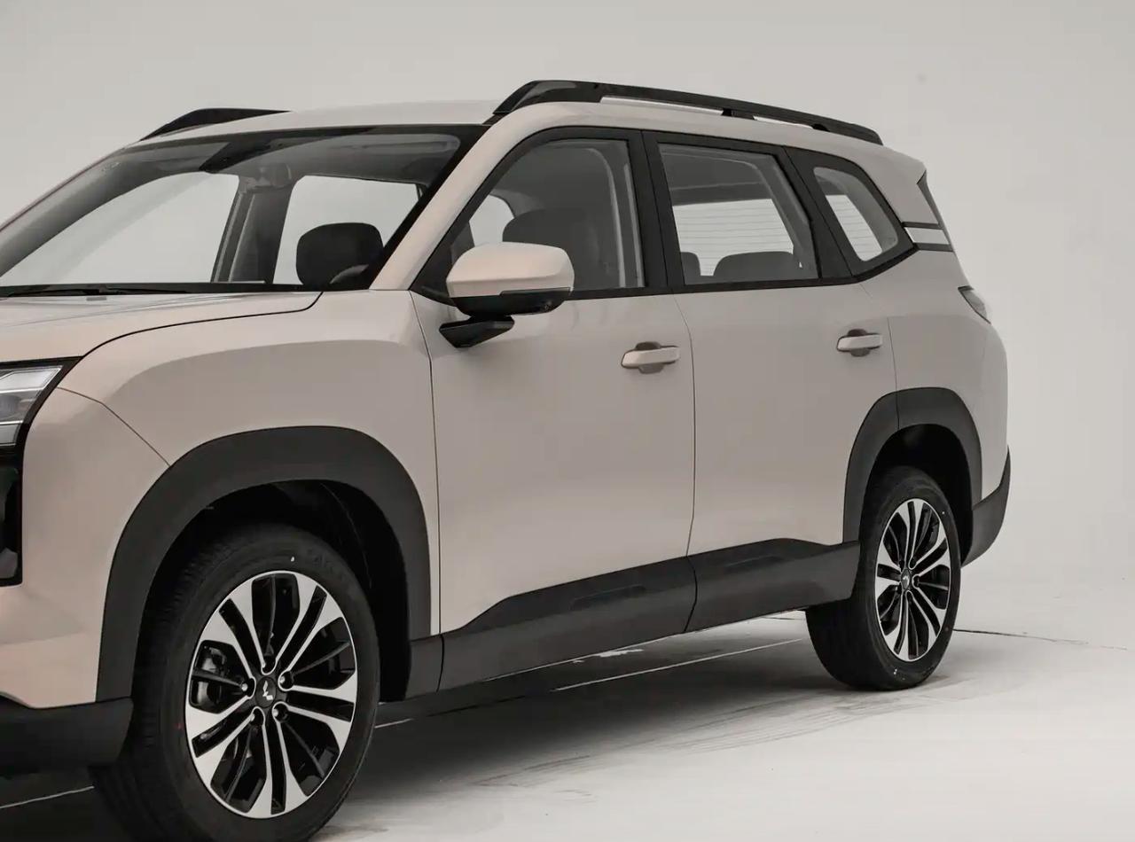 五菱星光560：家用SUV的安全实用主义答卷作为五菱星光家族首款硬派SUV，