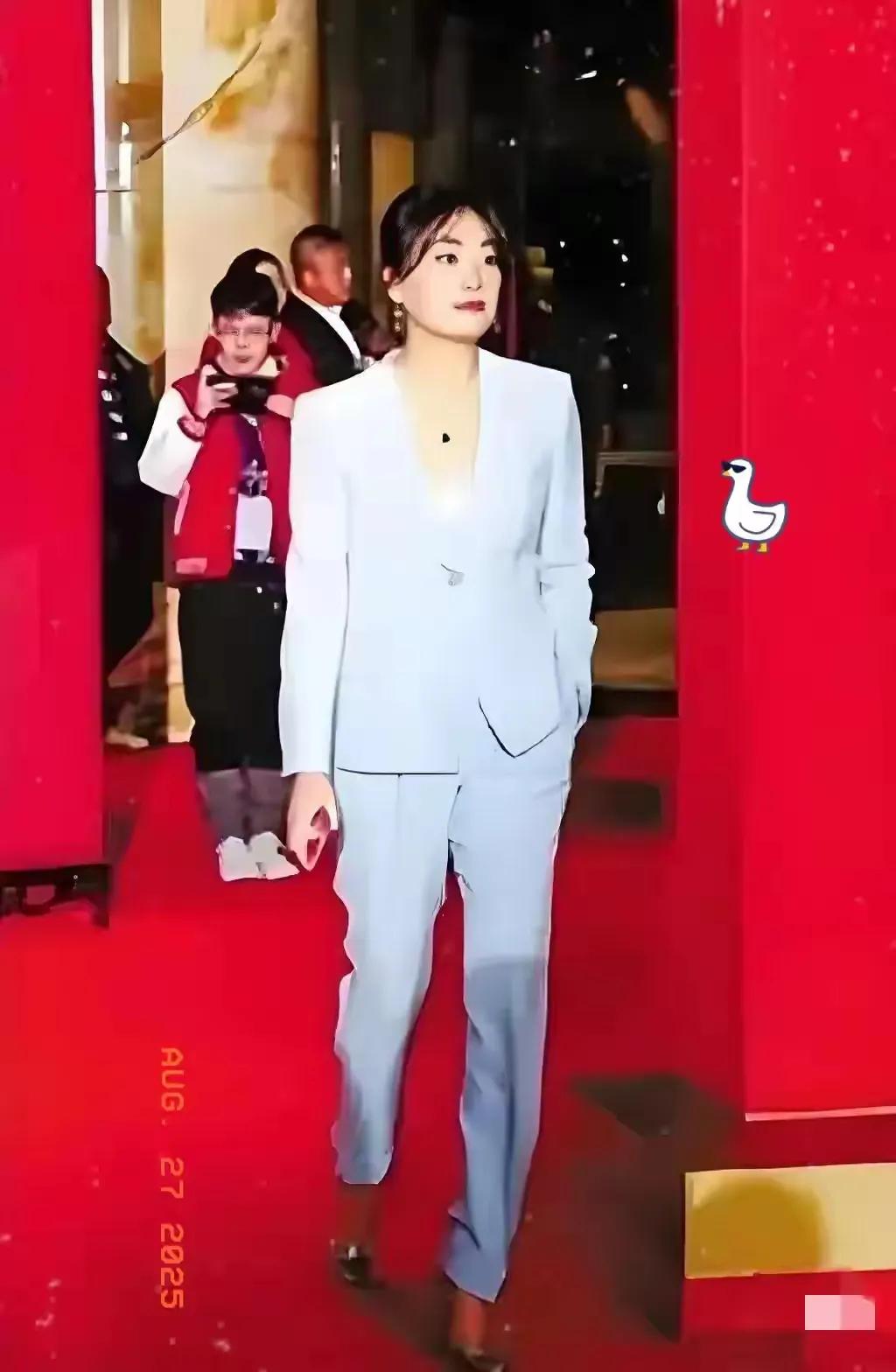 宗馥莉100%拿下宗庆后29.4%股份，这家族股权风波算是落下实锤！70天，这剧