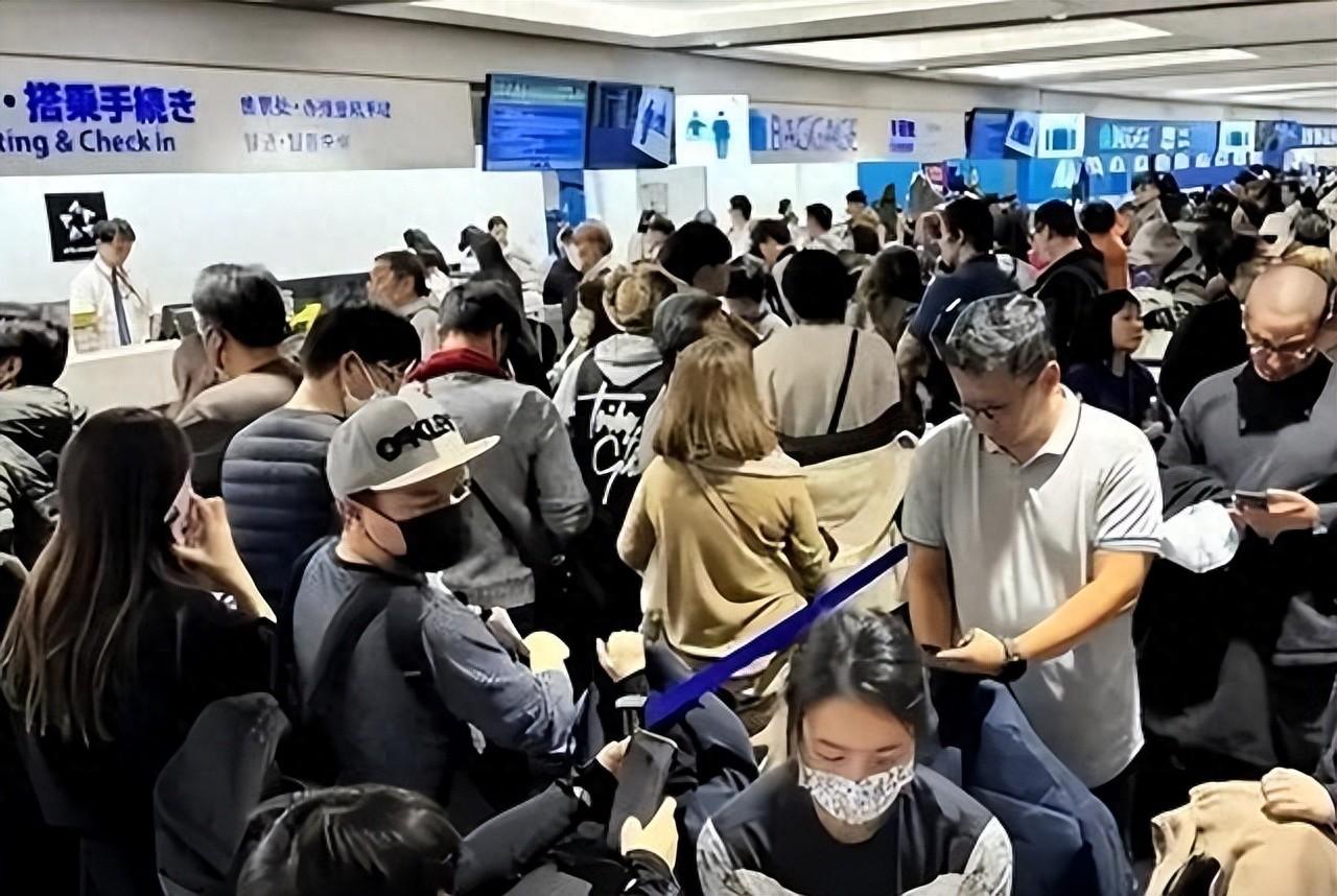 日本专家曾发出警告：一旦介入台海，中国绝不会轻易放过日本！东京九段坂上那座灰扑扑