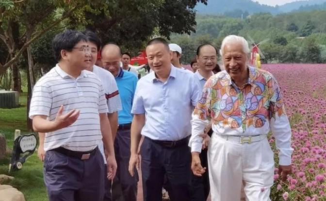 “我没有一丝一毫的中国血统，但是我有100%的中国心，我将用一生来报答中国。”印