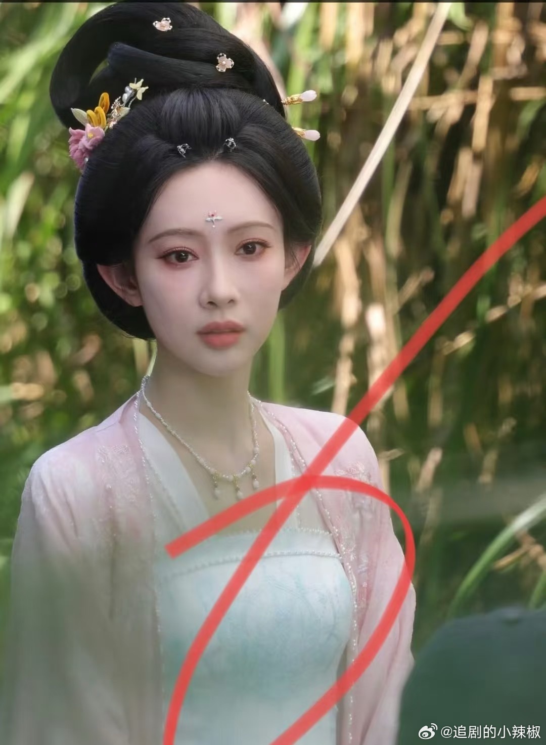 突然理解张雅钦为了唐妆剧增肥了，这发包太大​​​