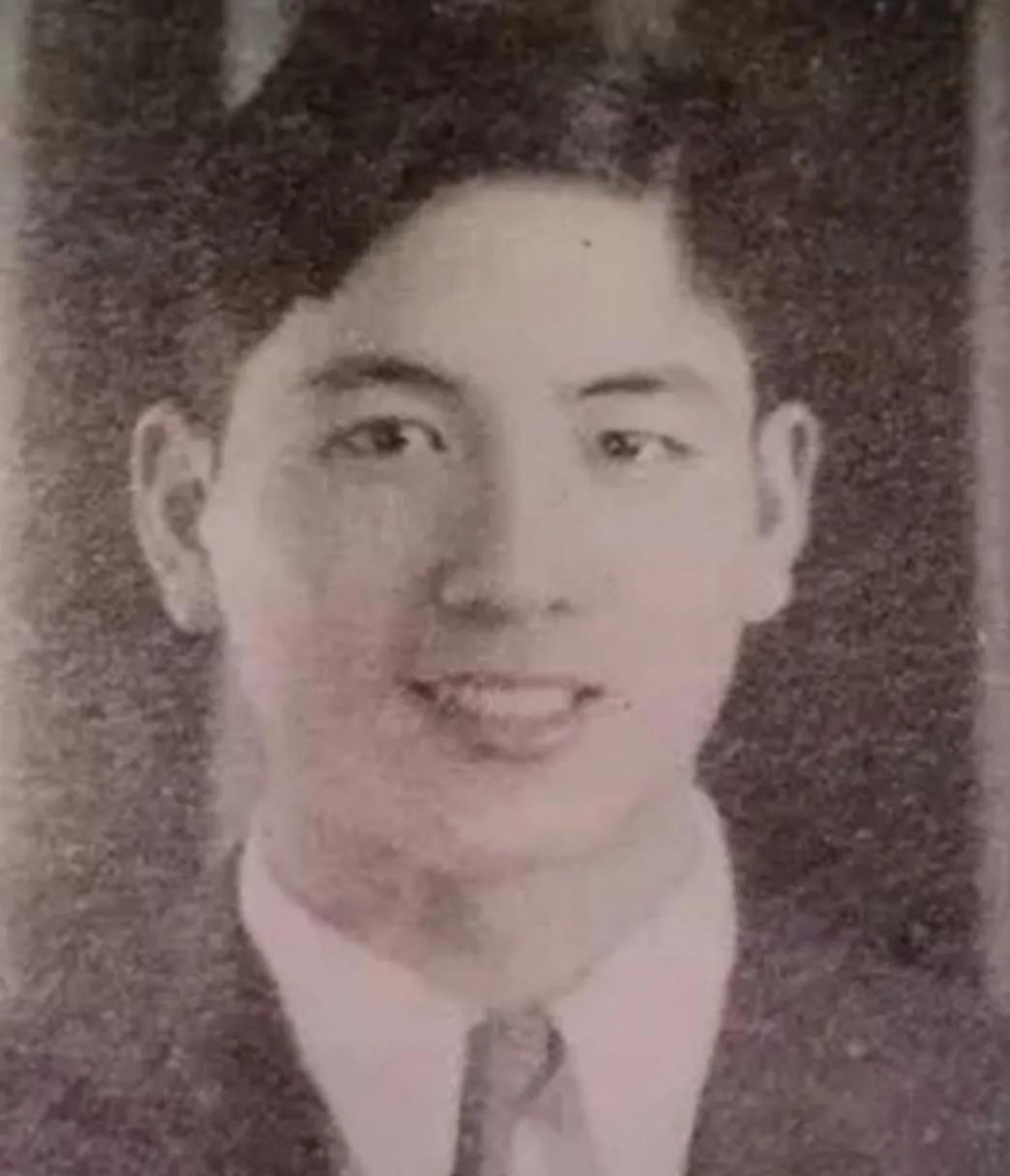 1939年7月，在白洋淀转移途中，警卫班长史建勋突然扣动扳机，以一颗子弹结束了清