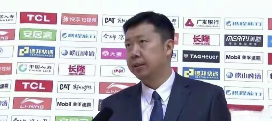 王治郅一针见血点出中国男篮输球症结：第一，队员不是不努力，跑动防守都积极，问题是