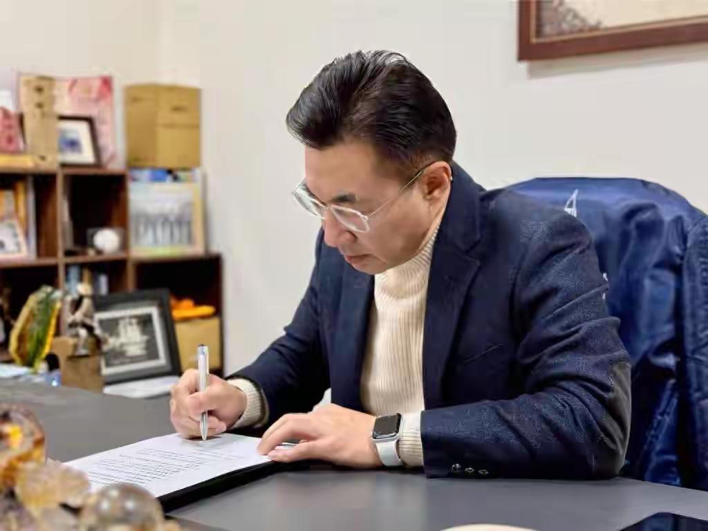 民调再高也没用！江启臣签下“投降书”，郑丽文立规：不遵者滚2026年2月1