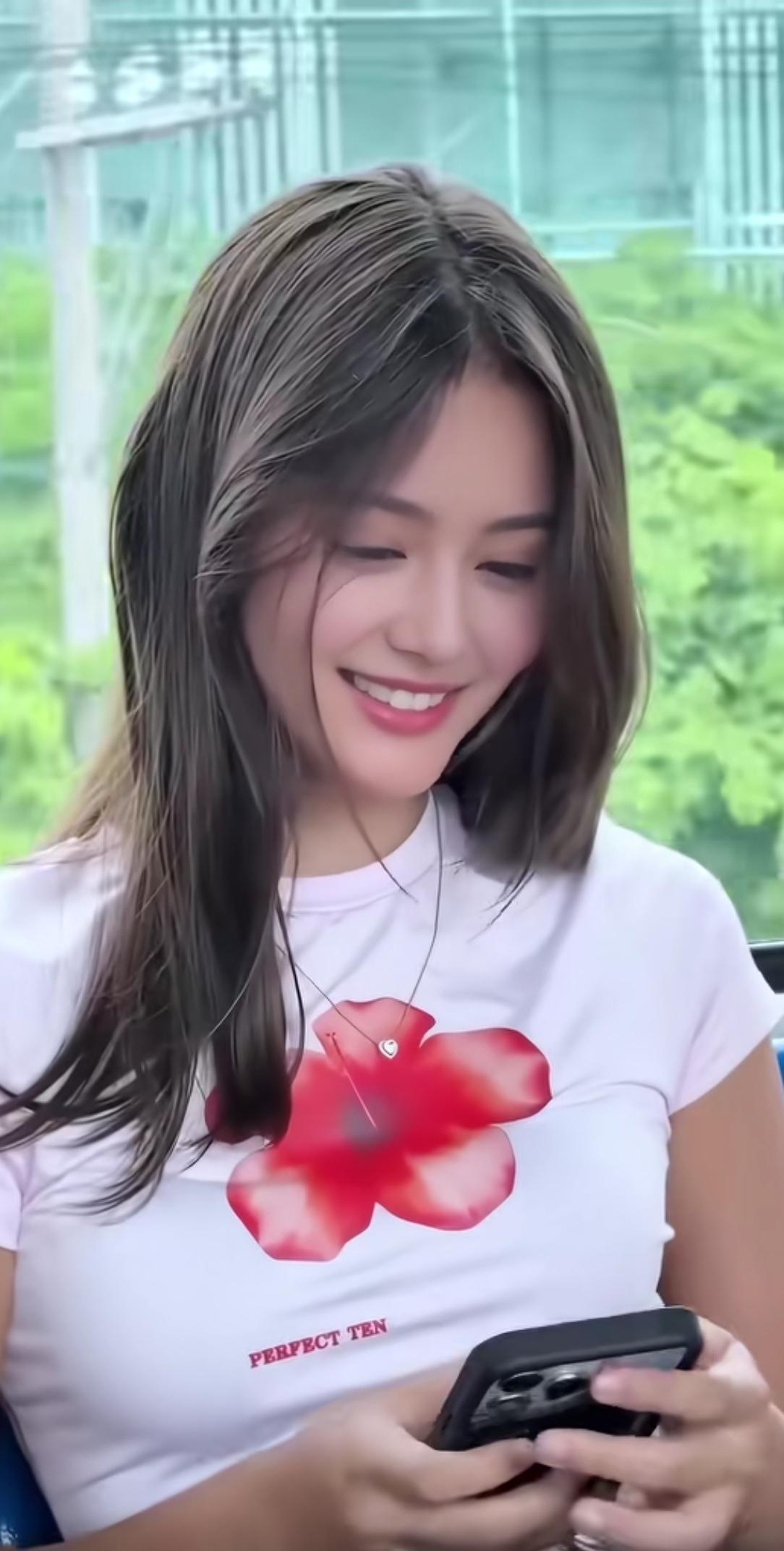 人生有时会遇艰难之路，会疲惫，会迷茫，会自感不足。但请铭记：无需完美