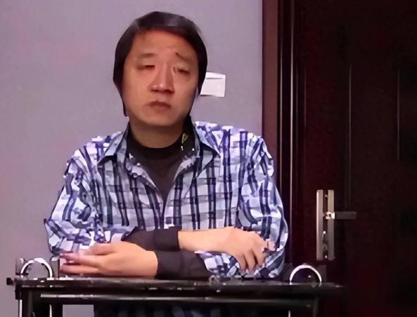 中国电磁炮核心骨干竟是深藏多年的美国间谍！这事听着就让人后背发凉。短短3年，