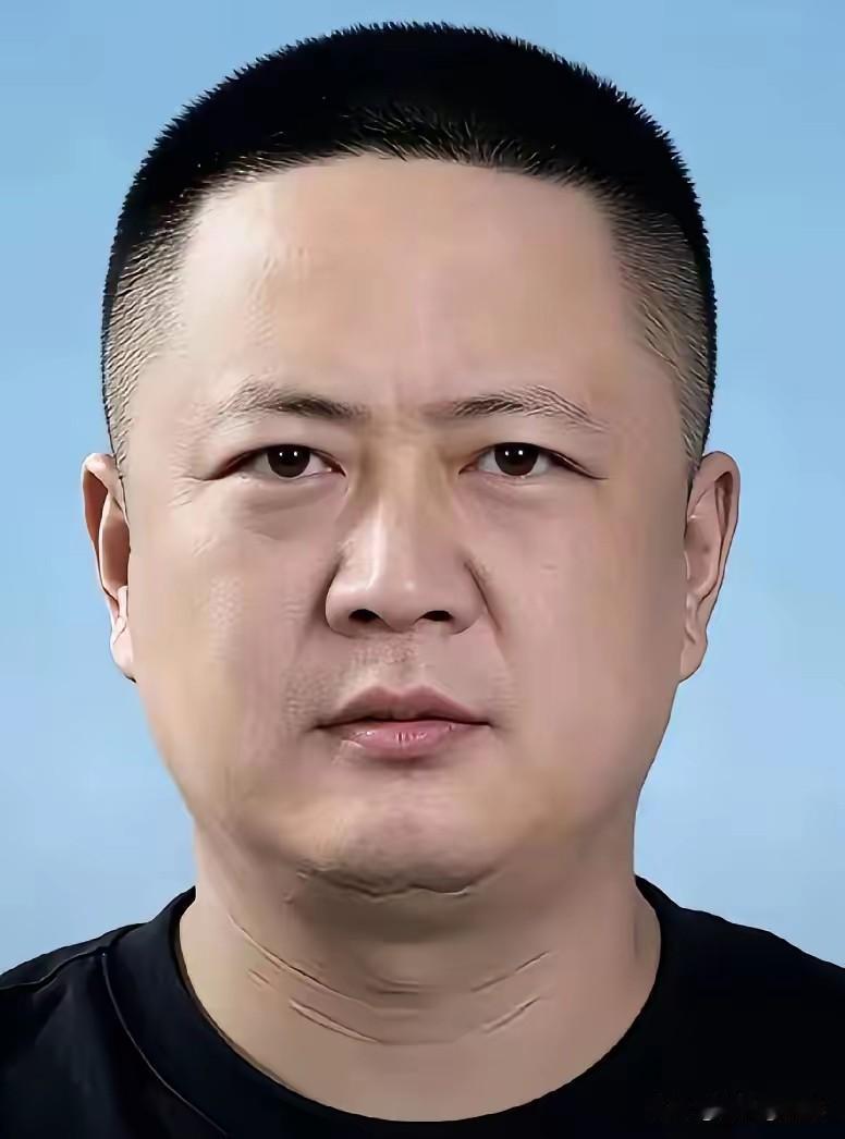 完了，公司被扒就麻烦了不少网友觉得一旦单位曝光，负面影响说不定会连累企业。东航