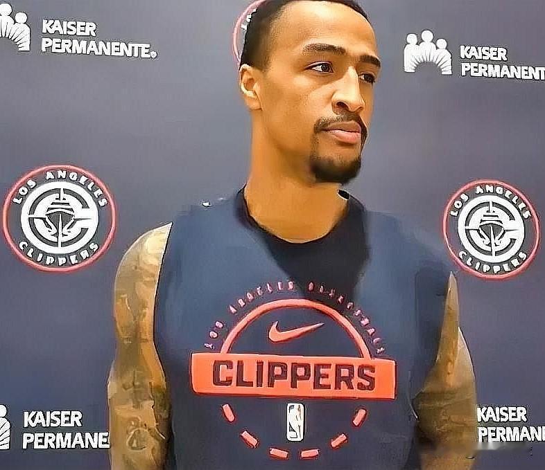 快船悍将科林斯喊话球队管理层！今日，科林斯接受媒体采访谈到是否希望留在洛杉矶