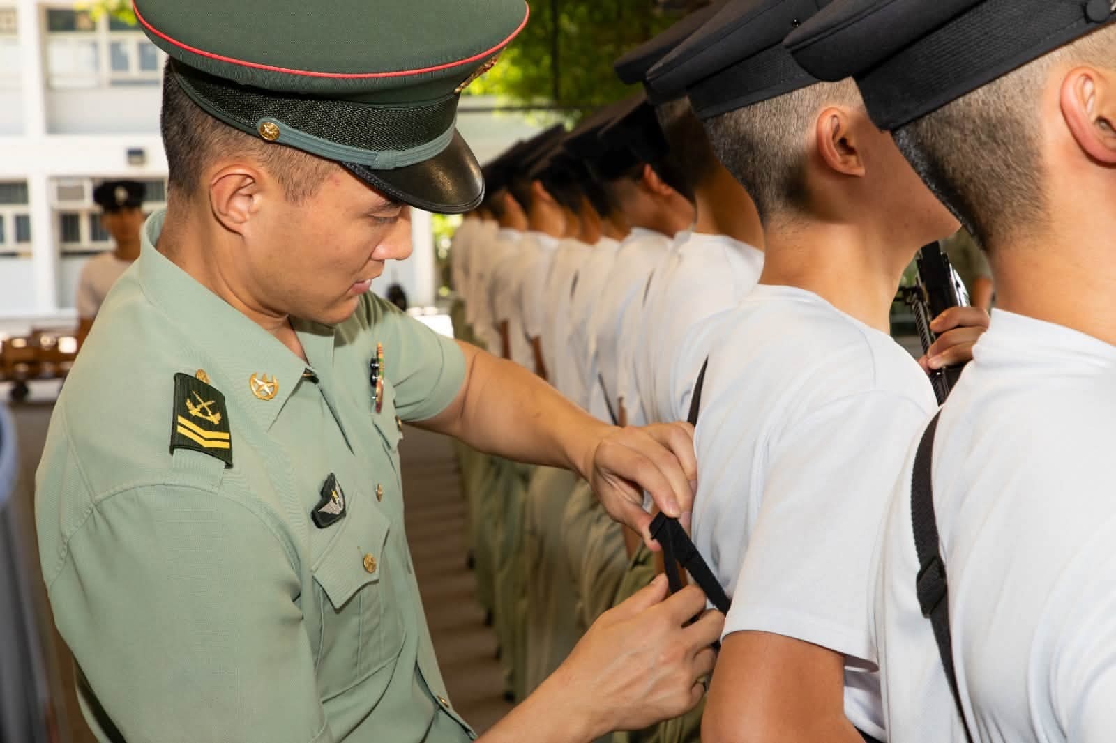 香港警察仪仗队于8月7日正式成立，首批队员由40位警员组成，目前正于警察学院接受