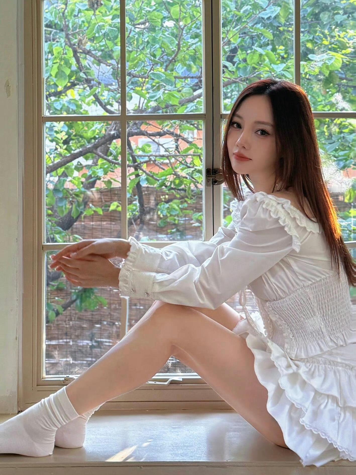 李小璐嫂子的小白袜​​​