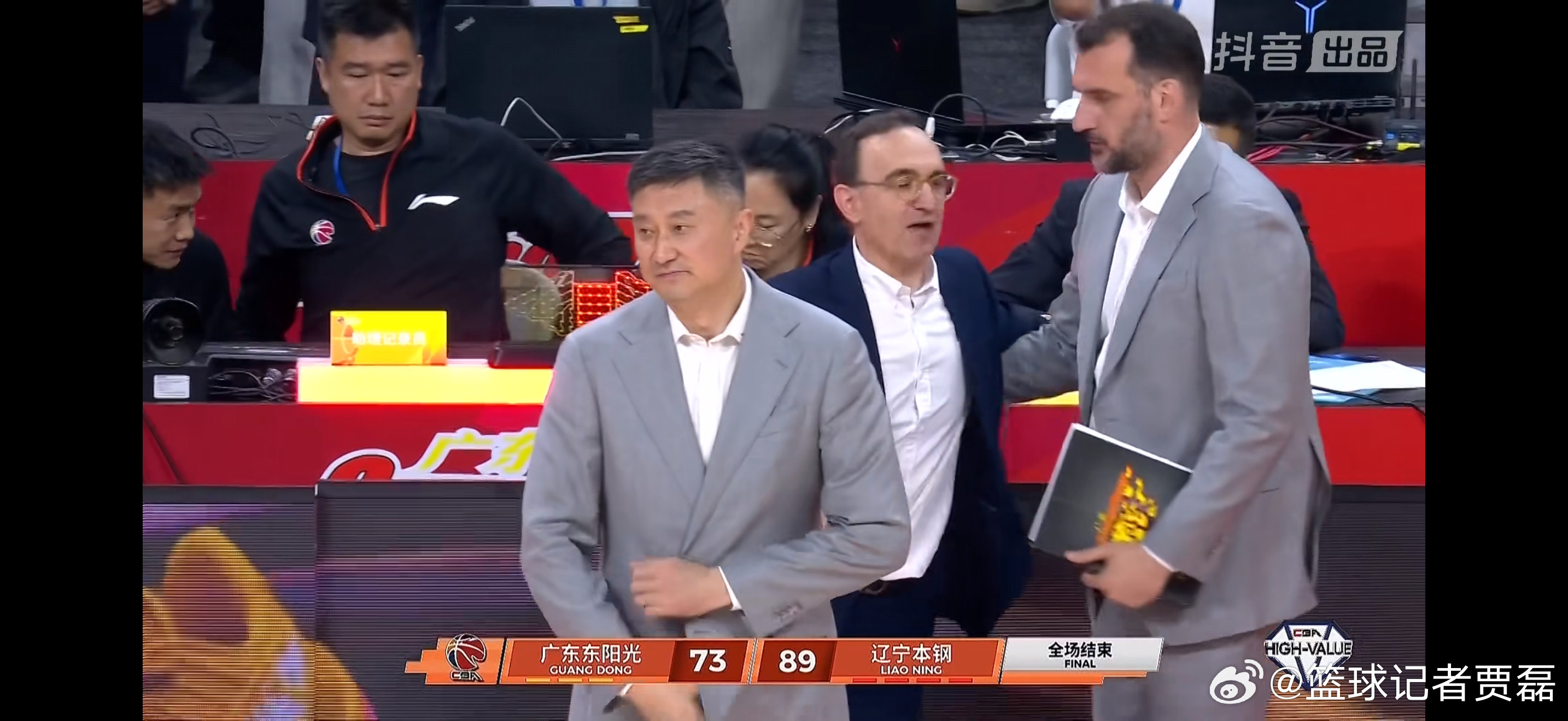 不得不说，乌戈确实是有点东西，赵继伟+王岚嵚+手帝这个三后卫阵容已经屡次建功。辽