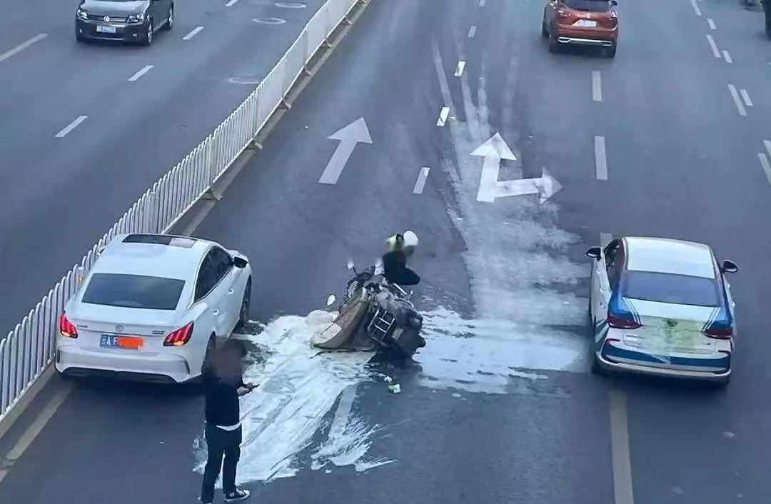 这是什么和什么撞了？？？海阔试车超话