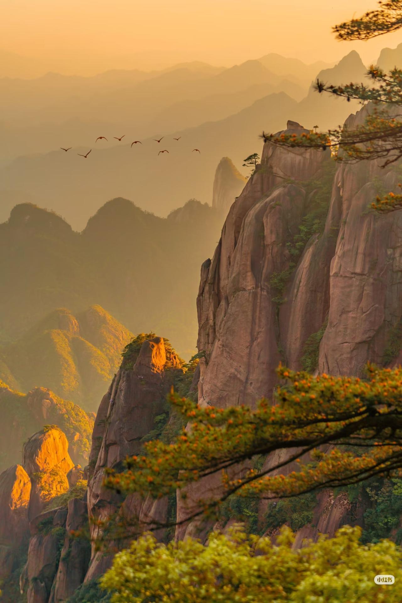 讲真，我很少用“震撼”来形容一座山！😭“揽胜遍五岳，绝景在三清”真正来了