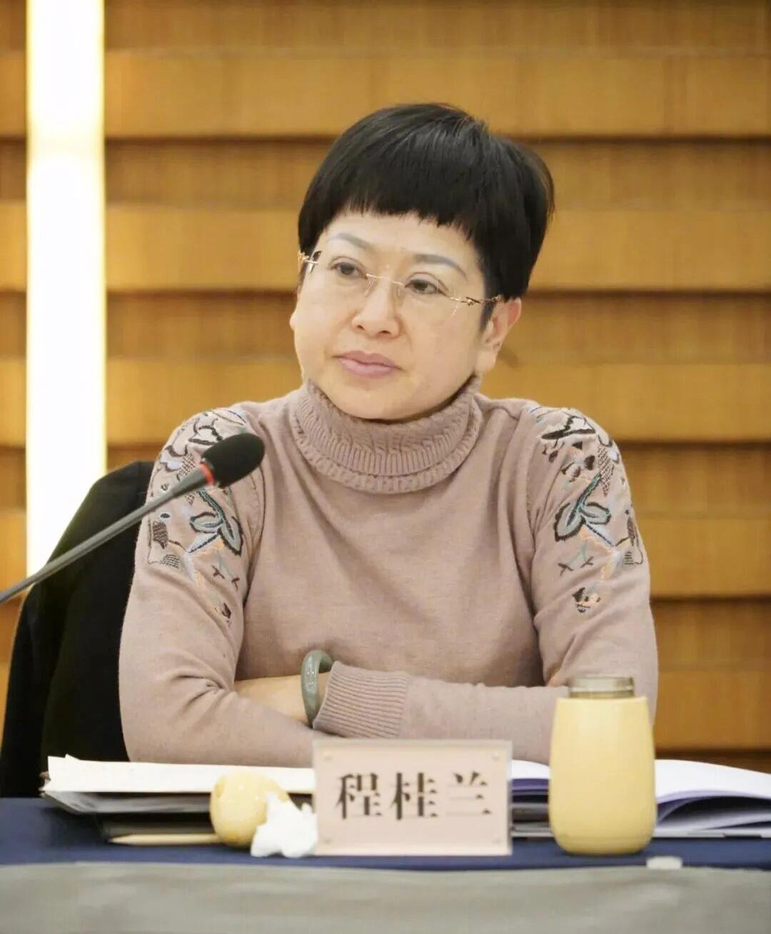 看到四川攀枝花市程女士的工作经历，我不由想起了我读大学时的辅导员，跟她的经历非常