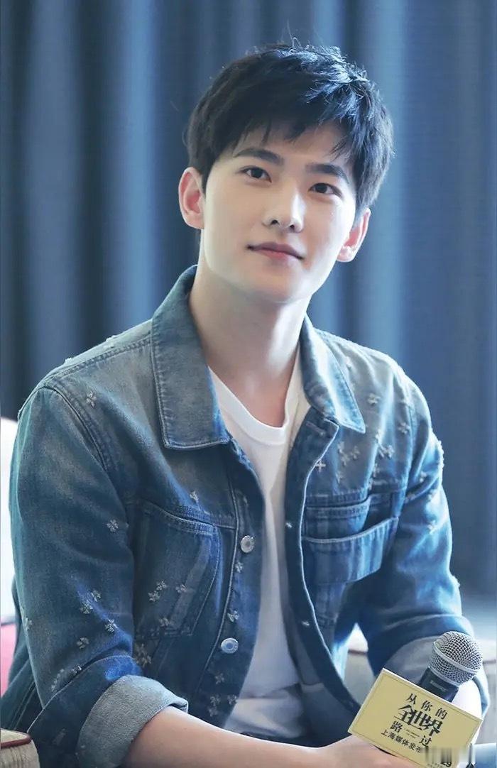 1.《雨霖铃》开播后热度不高，杨洋粉丝吐槽剧情乱、镜头少，后来正午重新剪辑，粉
