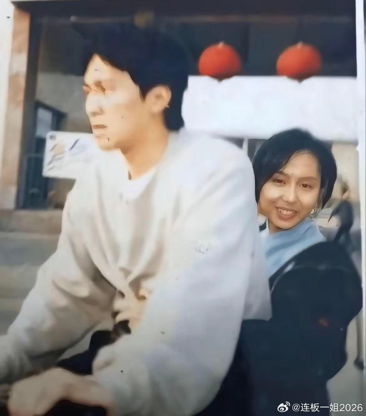 1994年拍摄《大话西游》期间，剧组驻扎宁夏银川镇北堡西部影城，当年银川片场配套