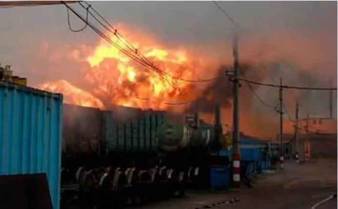 1986年，吉林省一女子乘坐火车回家探亲，随手抓给旁边的男子一把花生，就是这样善